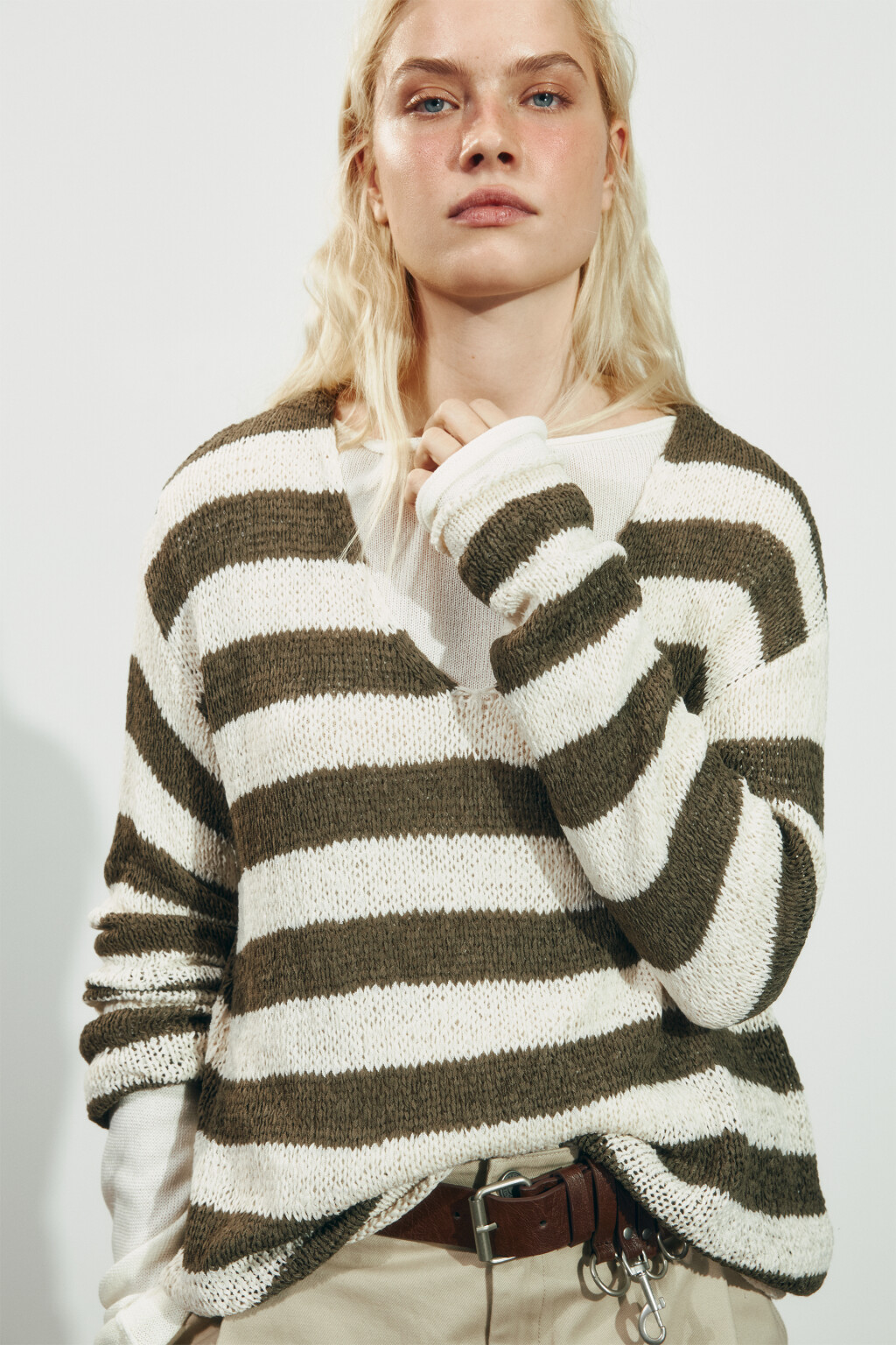 Джемпер вязаный из ленточной пряжи в полоску - цвет красный - 1