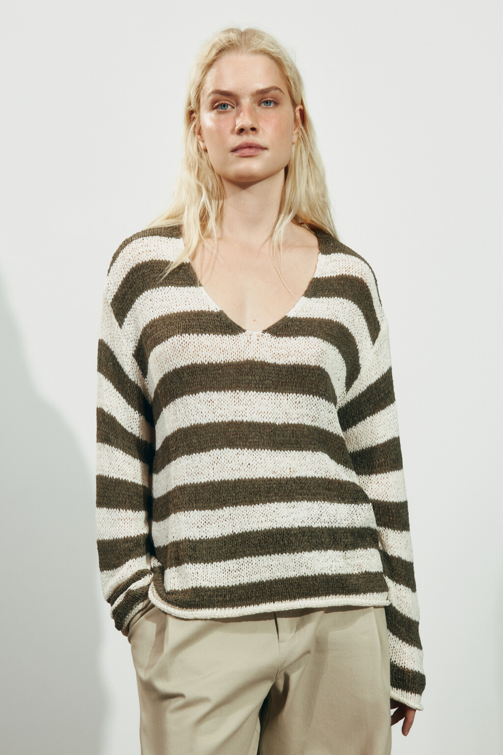 Джемпер вязаный из ленточной пряжи в полоску - цвет красный - 3