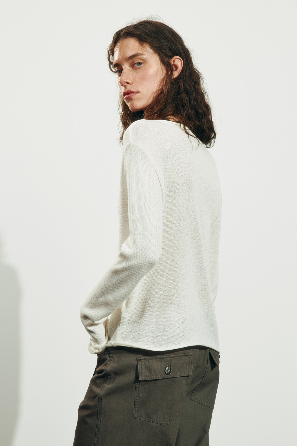 Джемпер вязаный со льном и лиоцеллом - цвет молочный - 3