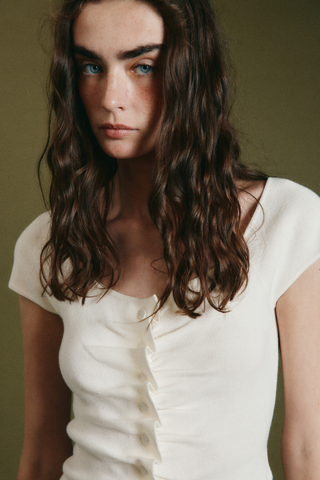 Блузка вязаная с короткими рукавами и сборкой - цвет молочный - 5