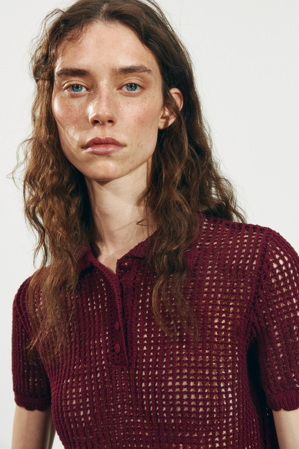 Футболка-поло крупной вязки с волнистыми краями - цвет коричневый - 7