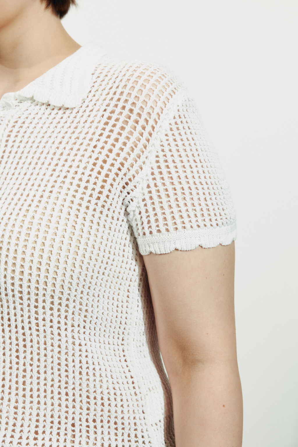 Футболка-поло кроше с волнистыми краями - цвет молочный - 6