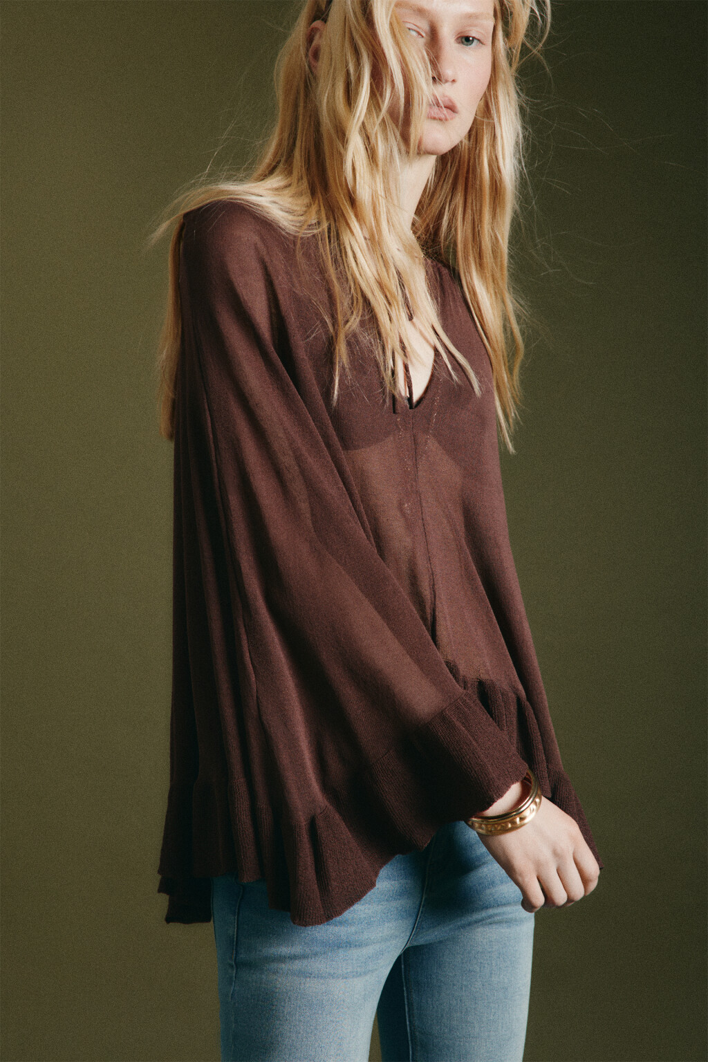 Накидка-пончо вискозная вязаная с оборками - цвет коричневый - 2