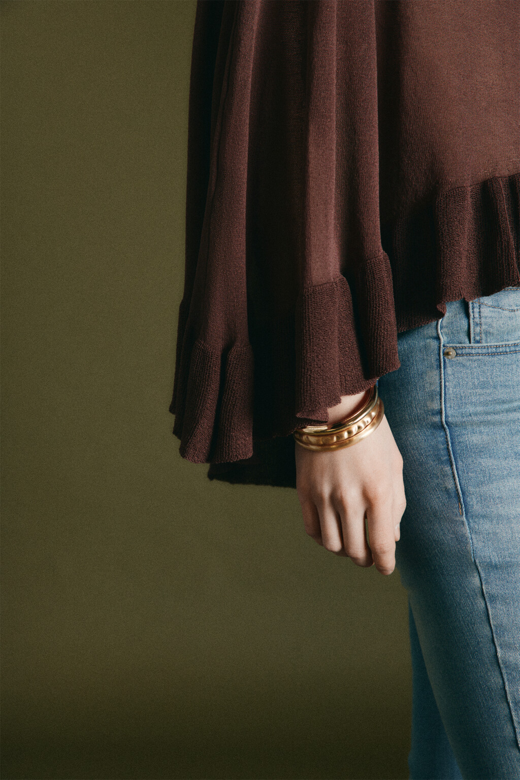 Накидка-пончо вискозная вязаная с оборками - цвет коричневый - 7