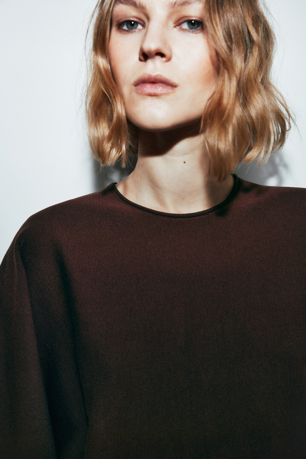 Джемпер вязаный вискозный с объемными рукавами - цвет коричневый - 6