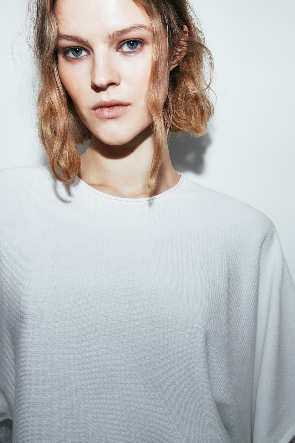 Джемпер вязаный вискозный с объемными рукавами - цвет молочный - 5