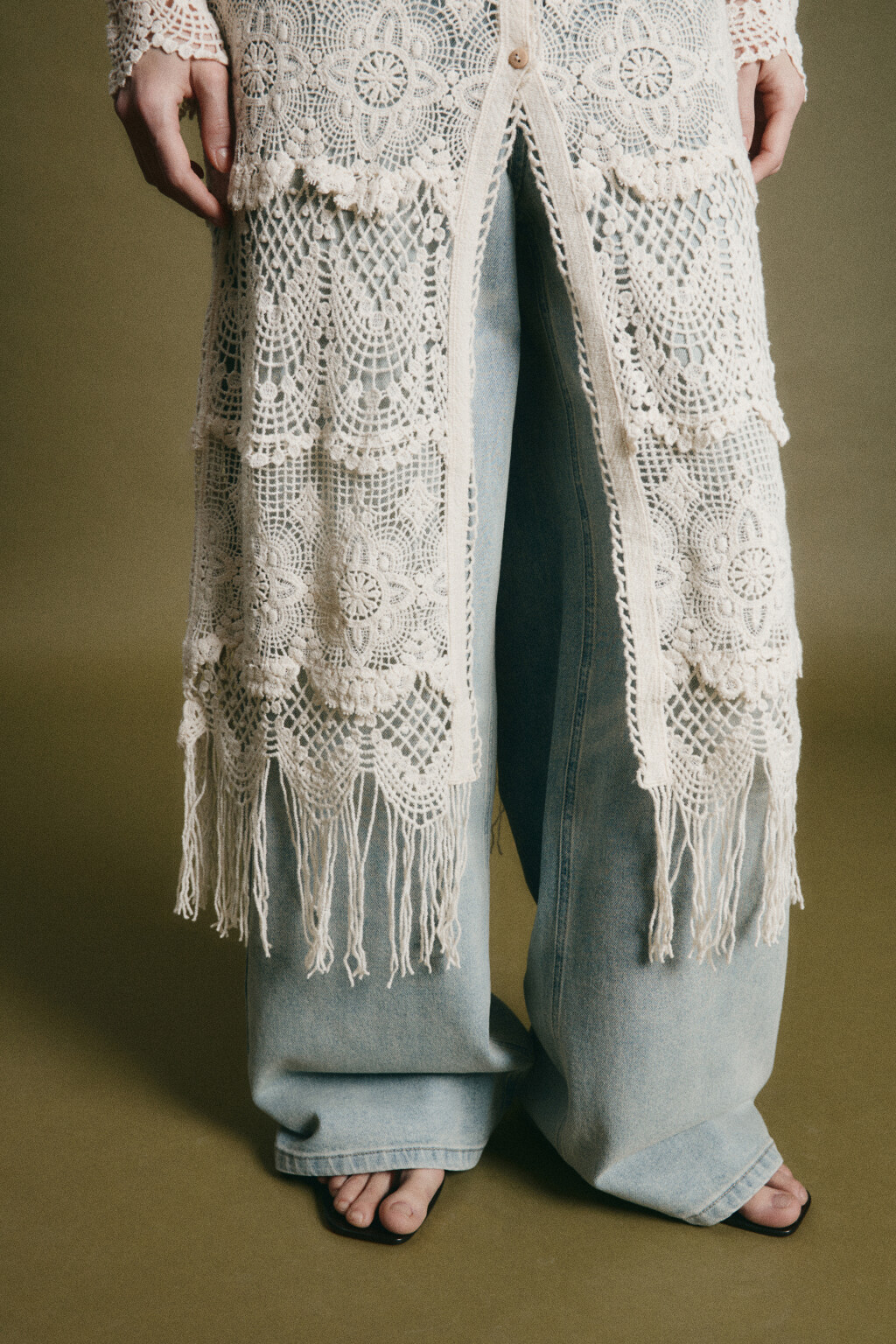 Кардиган кроше удлиненный с бахромой - цвет бежевый - 7