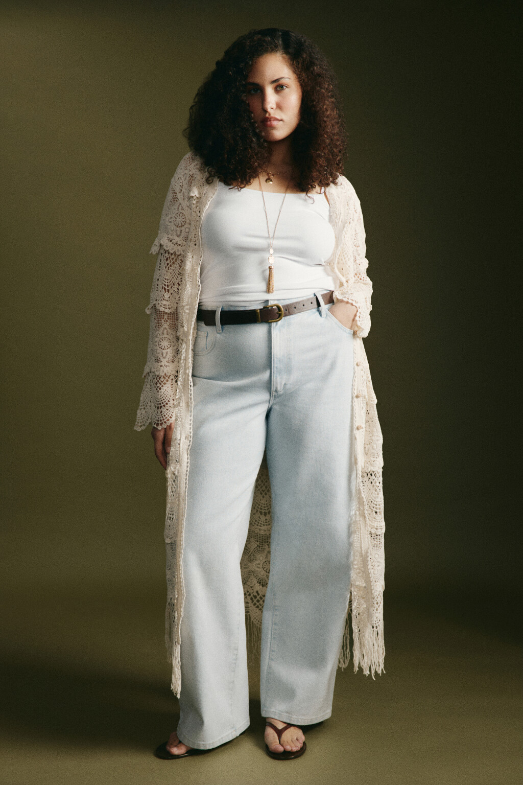 Кардиган кроше удлиненный с бахромой - цвет бежевый - 4