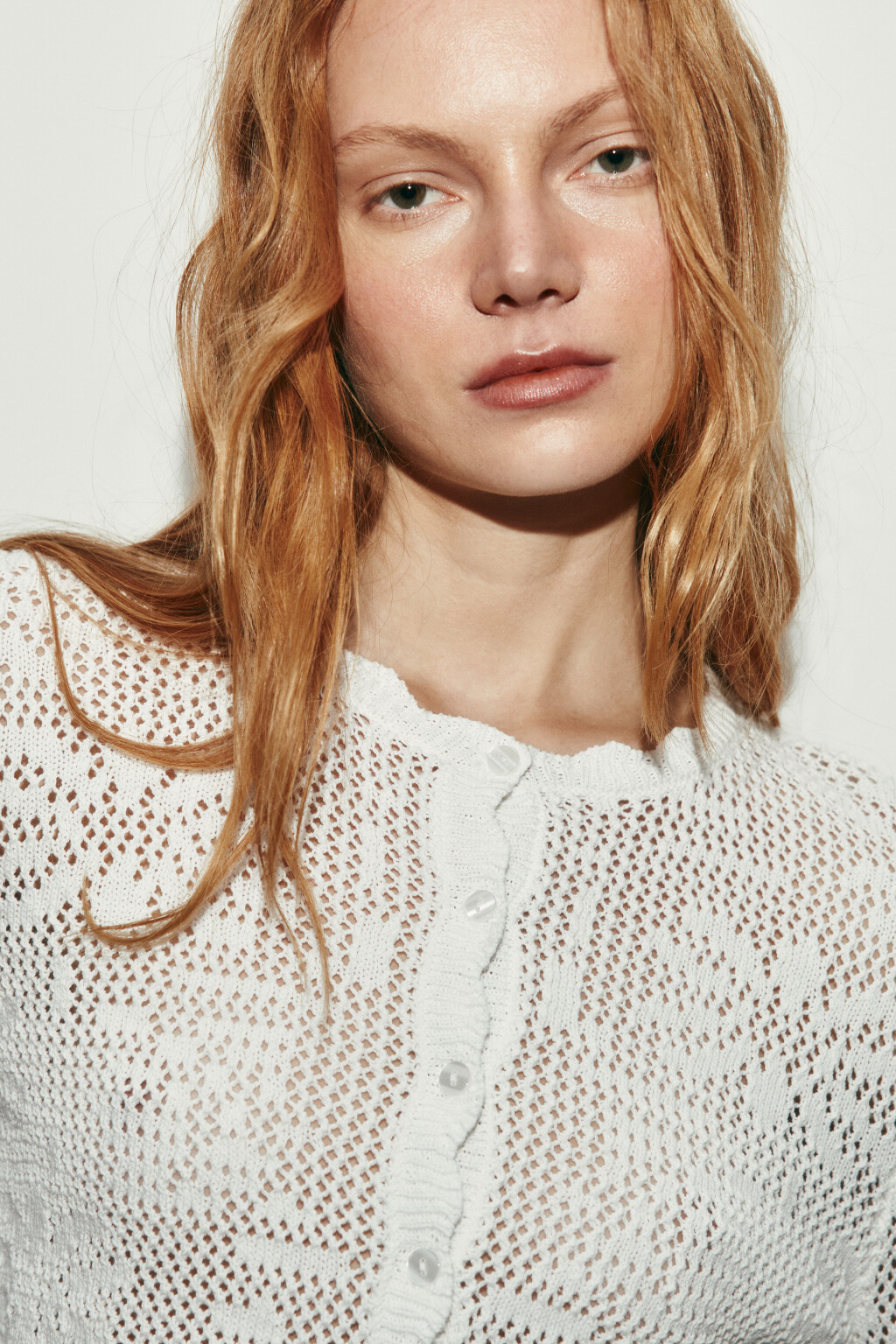 Кардиган кроше ажурный на пуговицах с воланами - цвет молочный - 5