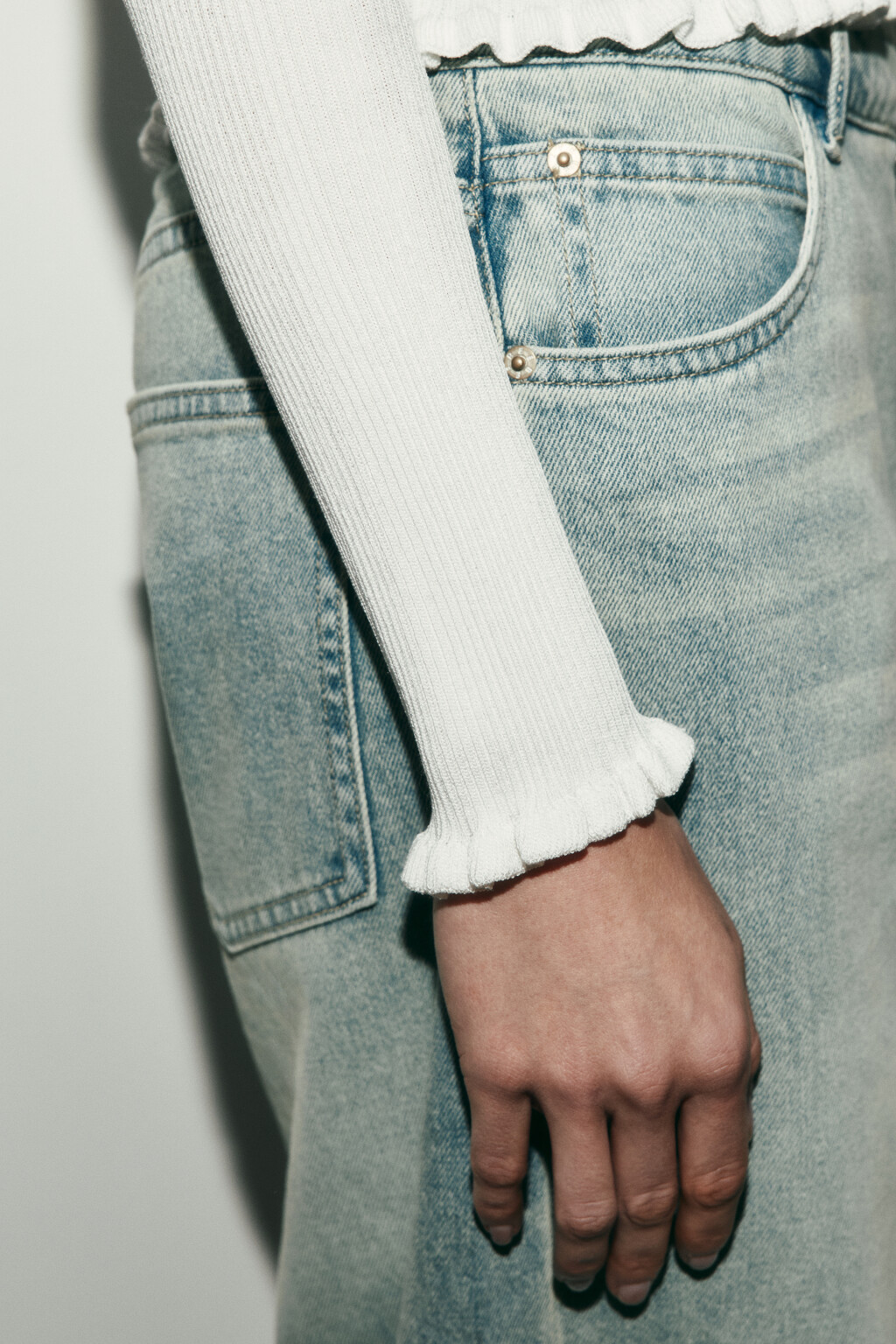 Кардиган вязаный полуприлегающий в рубчик - цвет молочный - 6