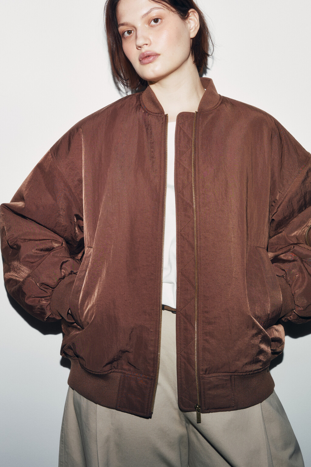 Куртка-бомбер с воротником-стойкой - цвет коричневый - 1