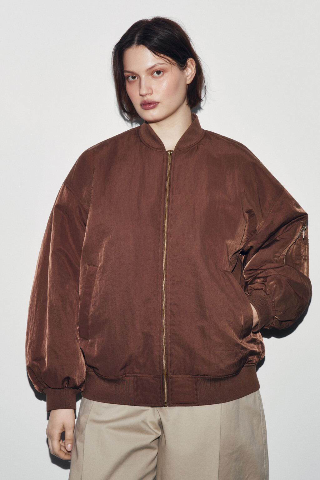 Куртка-бомбер с воротником-стойкой - цвет коричневый - 2