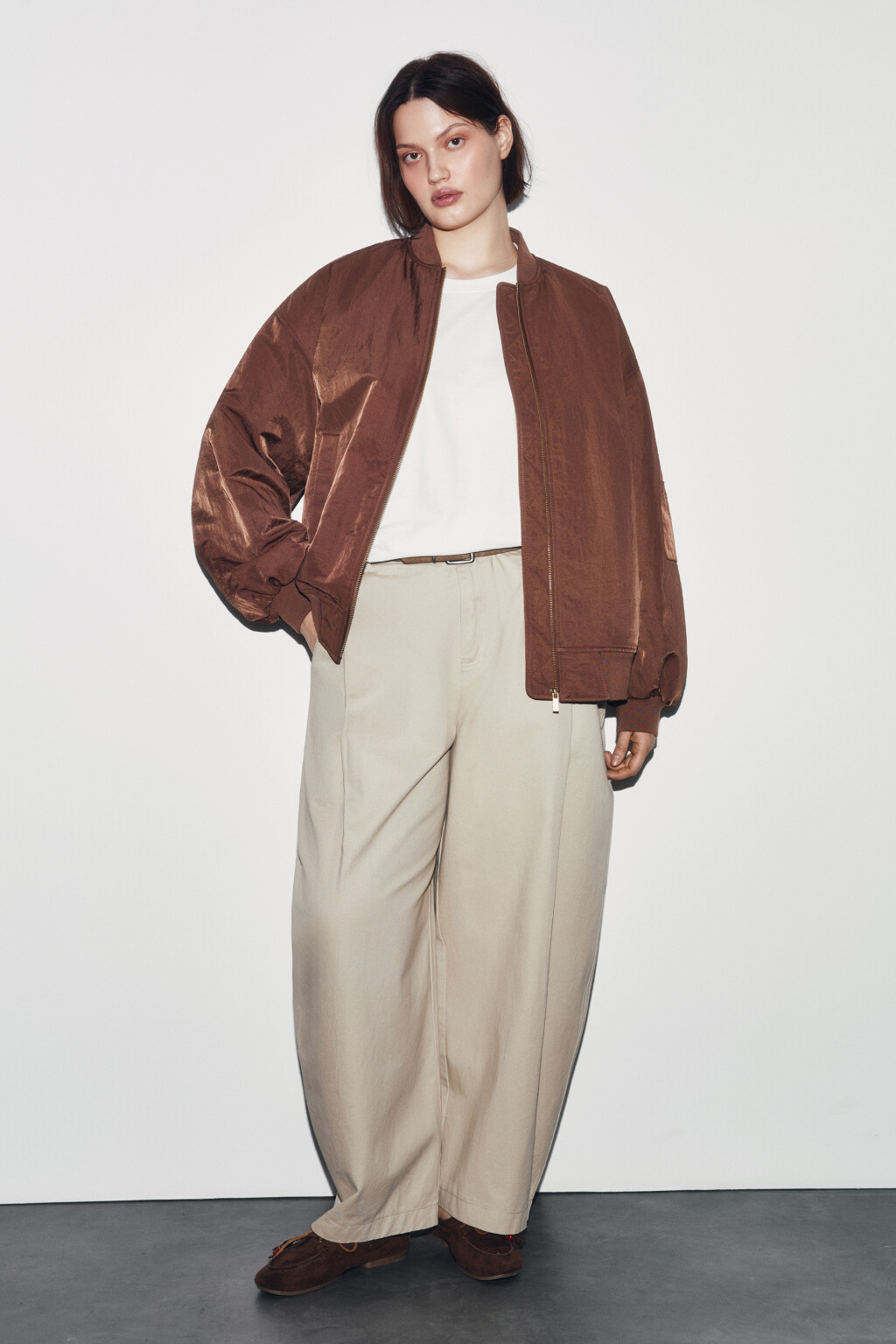 Куртка-бомбер с воротником-стойкой - цвет коричневый - 4