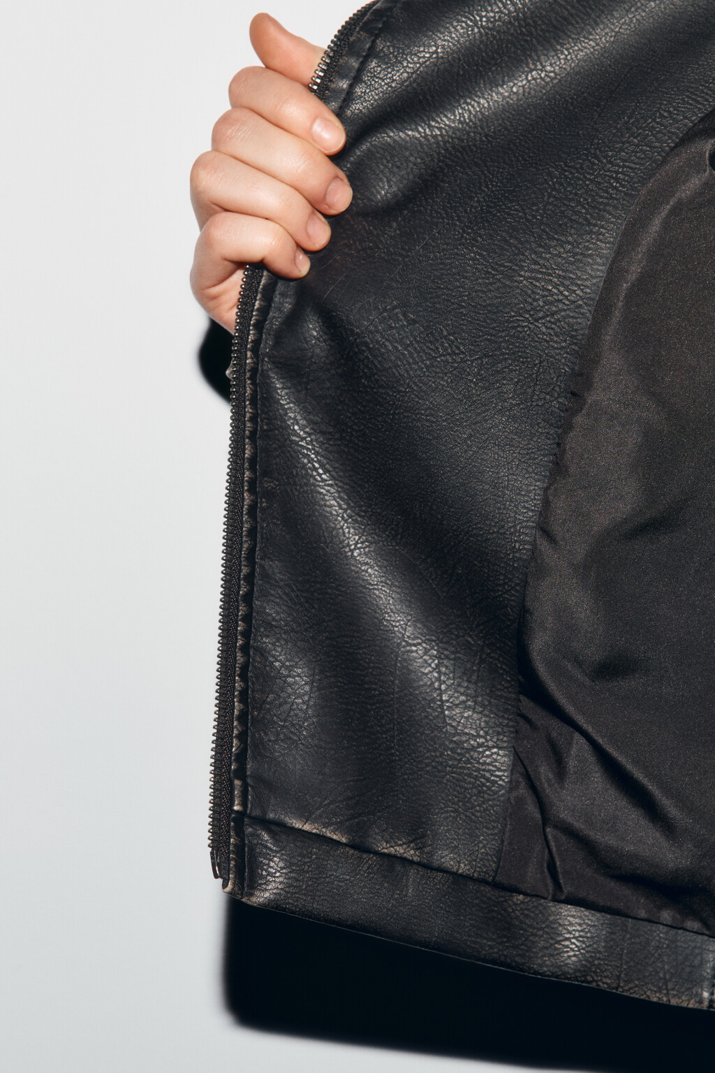 Куртка-косуха укороченная с вареным эффектом - цвет коричневый - 8