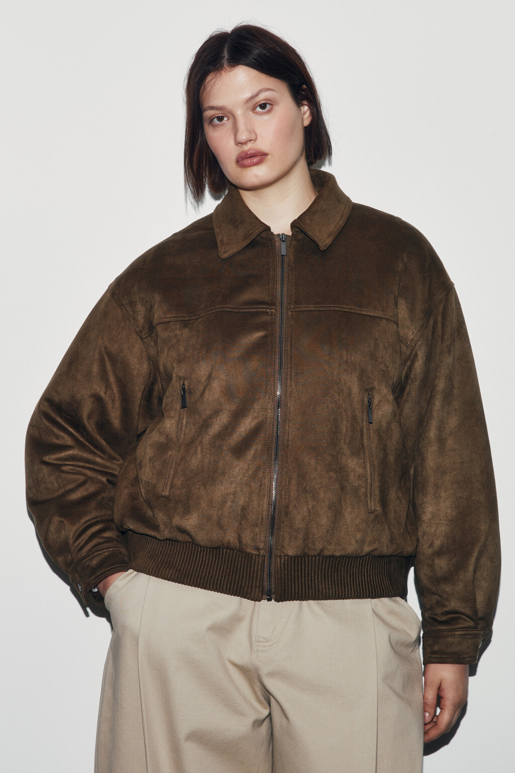 Куртка-бомбер с замшевой фактурой без капюшона - цвет зеленый - 2