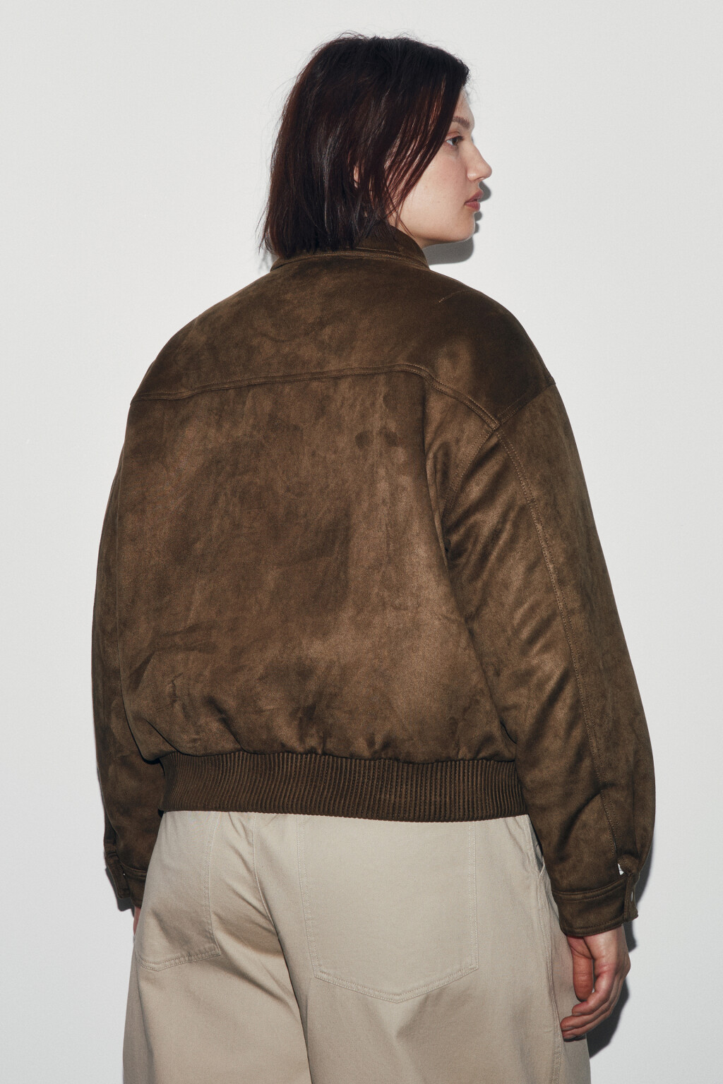 Куртка-бомбер с замшевой фактурой без капюшона - цвет зеленый - 3