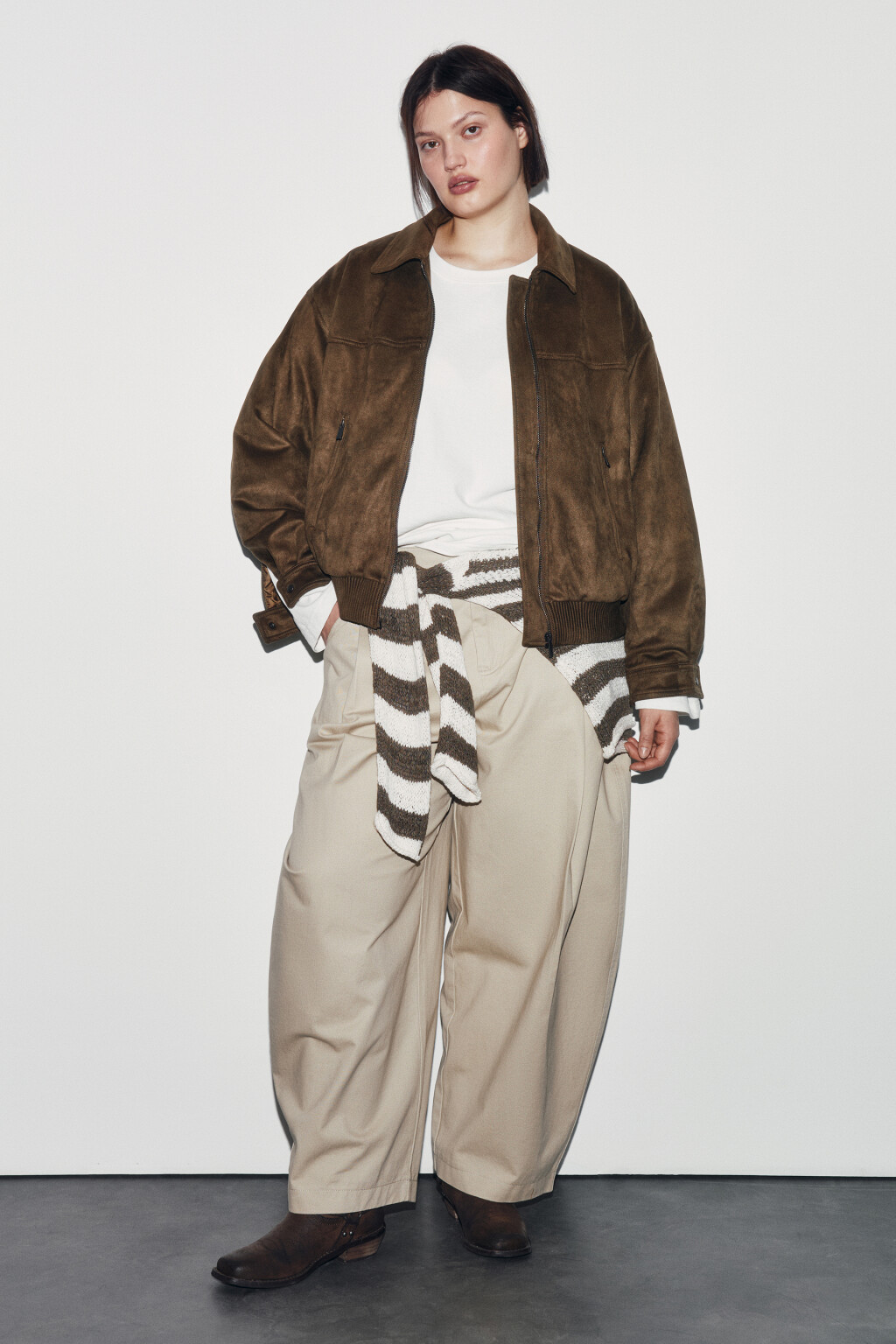 Куртка-бомбер с замшевой фактурой без капюшона - цвет зеленый - 4