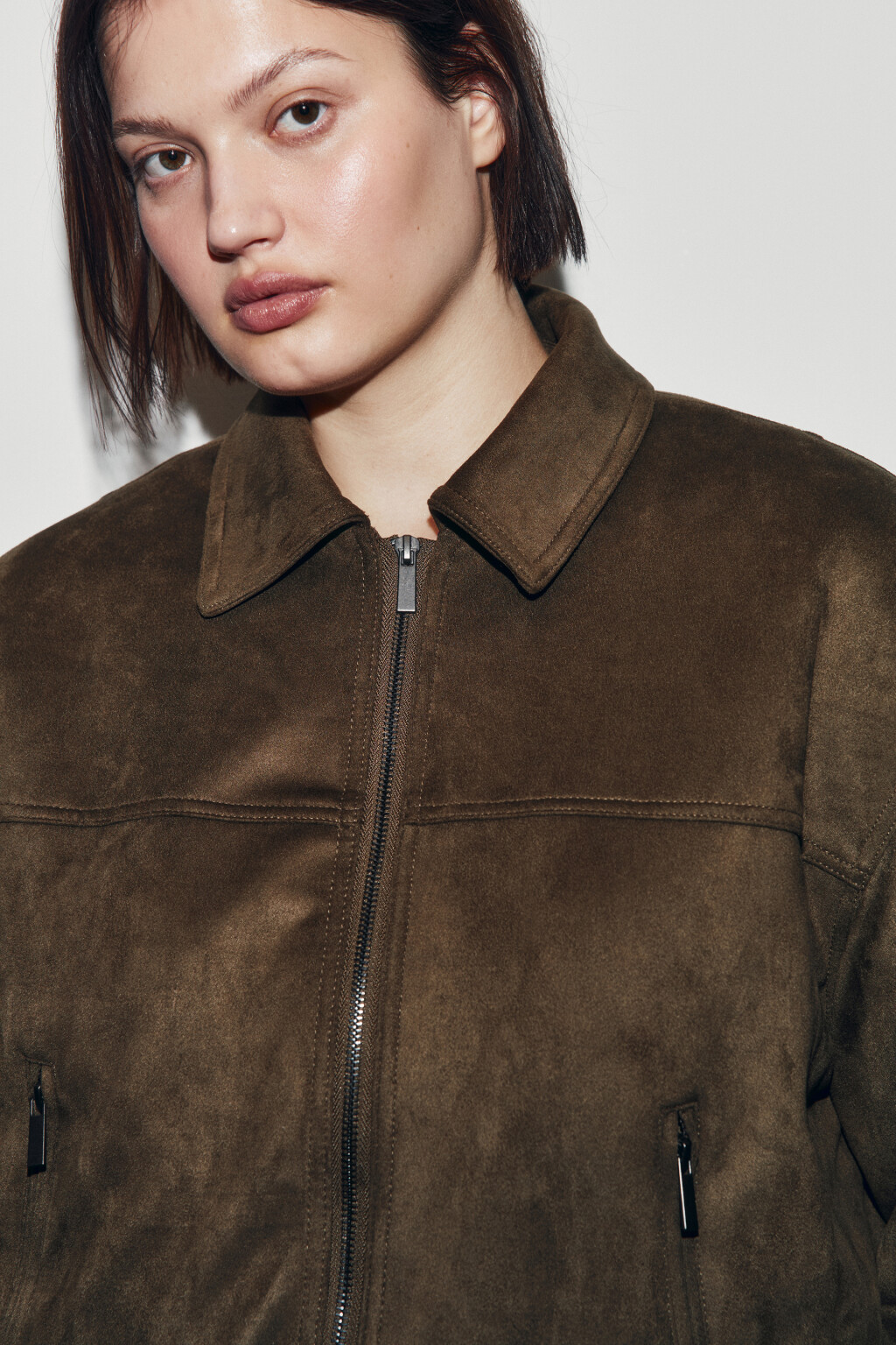 Куртка-бомбер с замшевой фактурой без капюшона - цвет зеленый - 5