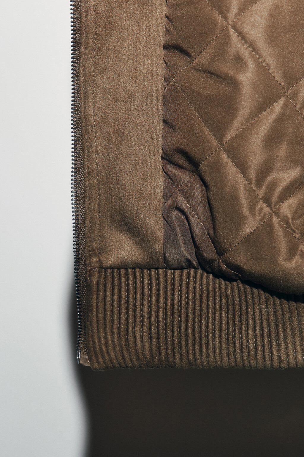 Куртка-бомбер с замшевой фактурой без капюшона - цвет зеленый - 7