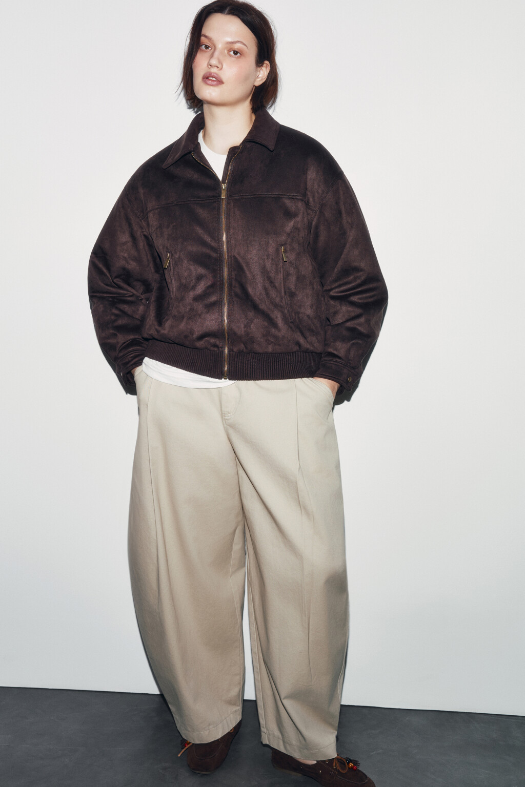 Куртка-бомбер с замшевой фактурой без капюшона - цвет коричневый - 1