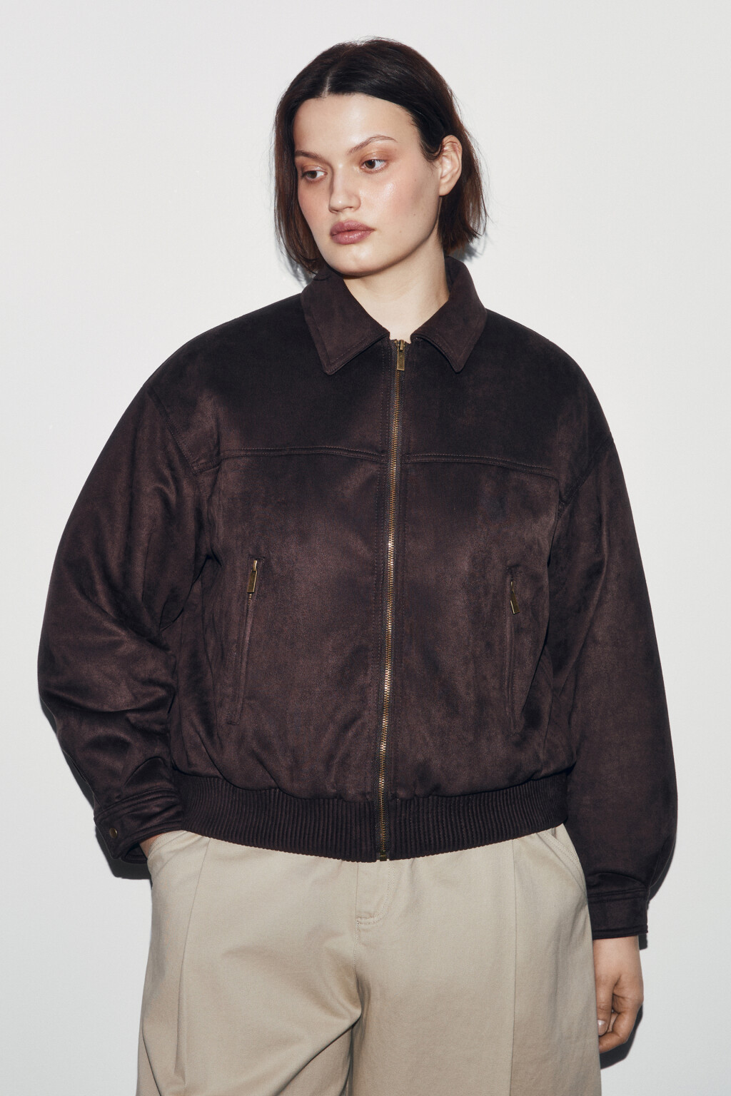 Куртка-бомбер с замшевой фактурой без капюшона - цвет коричневый - 2