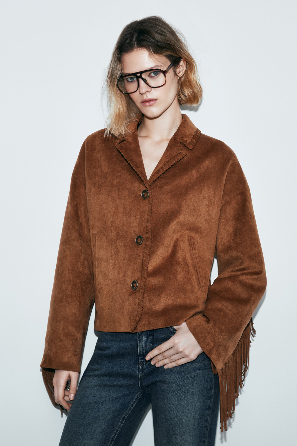 Куртка с замшевой фактурой и бахромой - цвет коричневый - 3