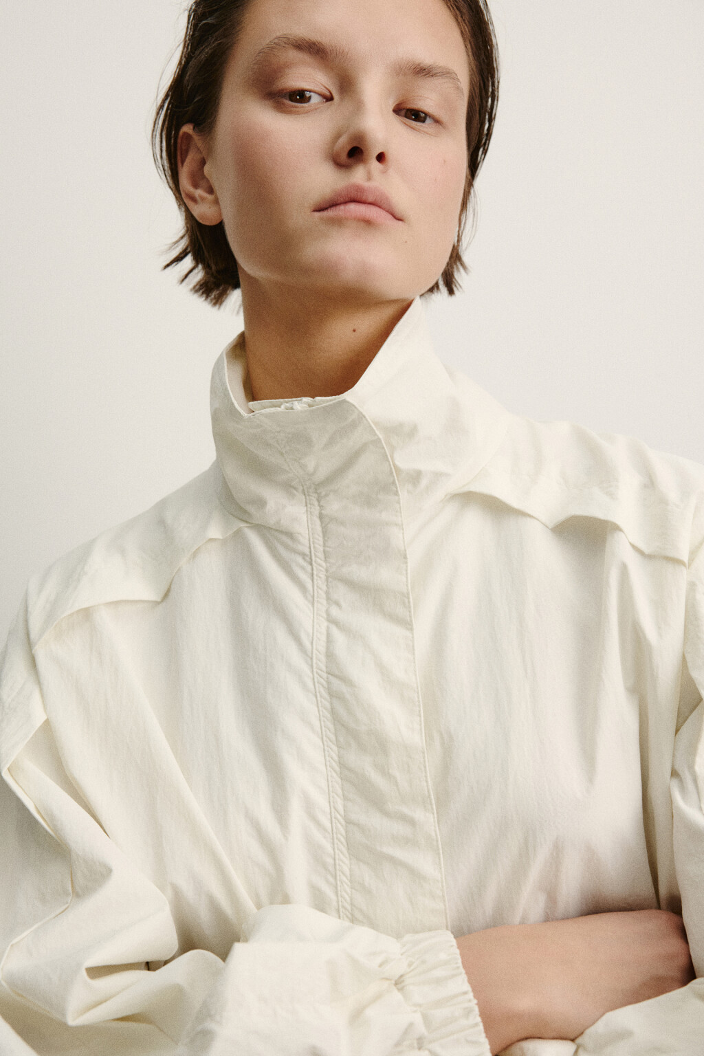 Куртка-ветровка с воротником-стойкой - цвет белый - 5