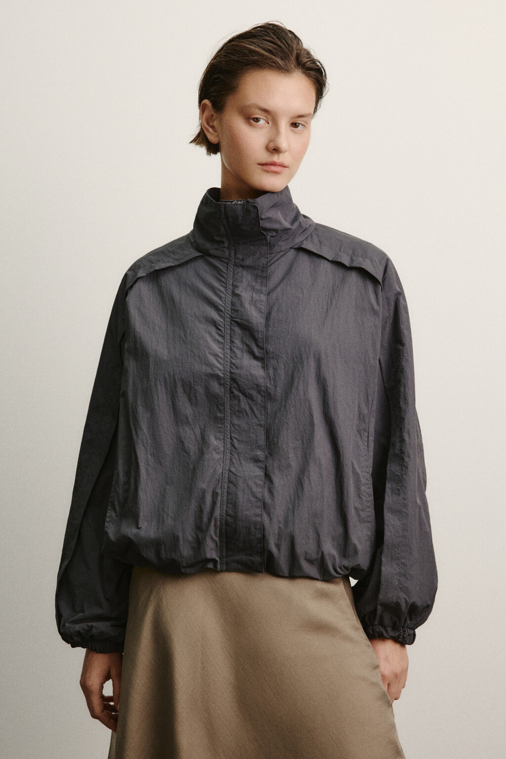 Куртка-ветровка с воротником-стойкой - цвет серый - 2