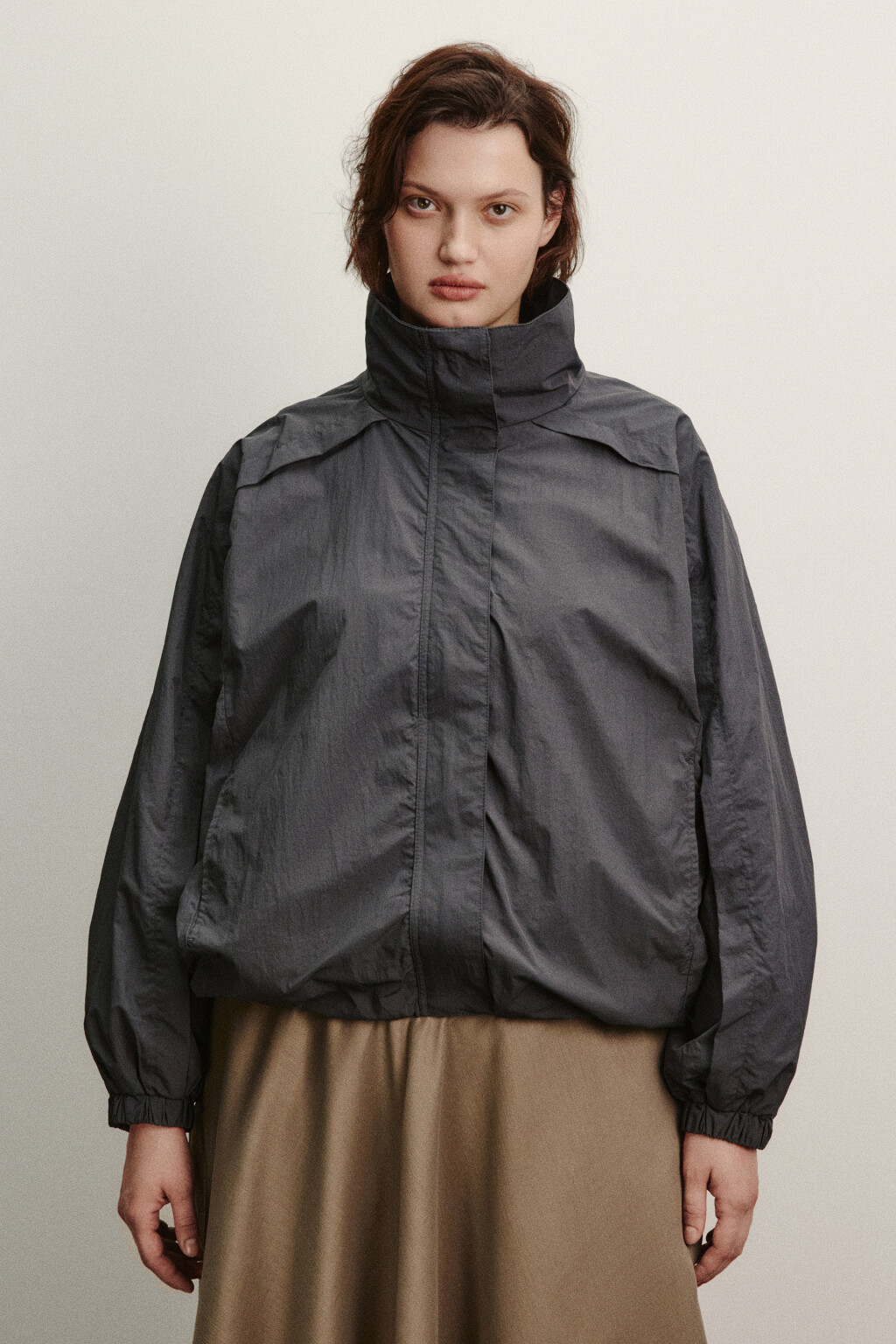 Куртка-ветровка с воротником-стойкой - цвет серый - 3
