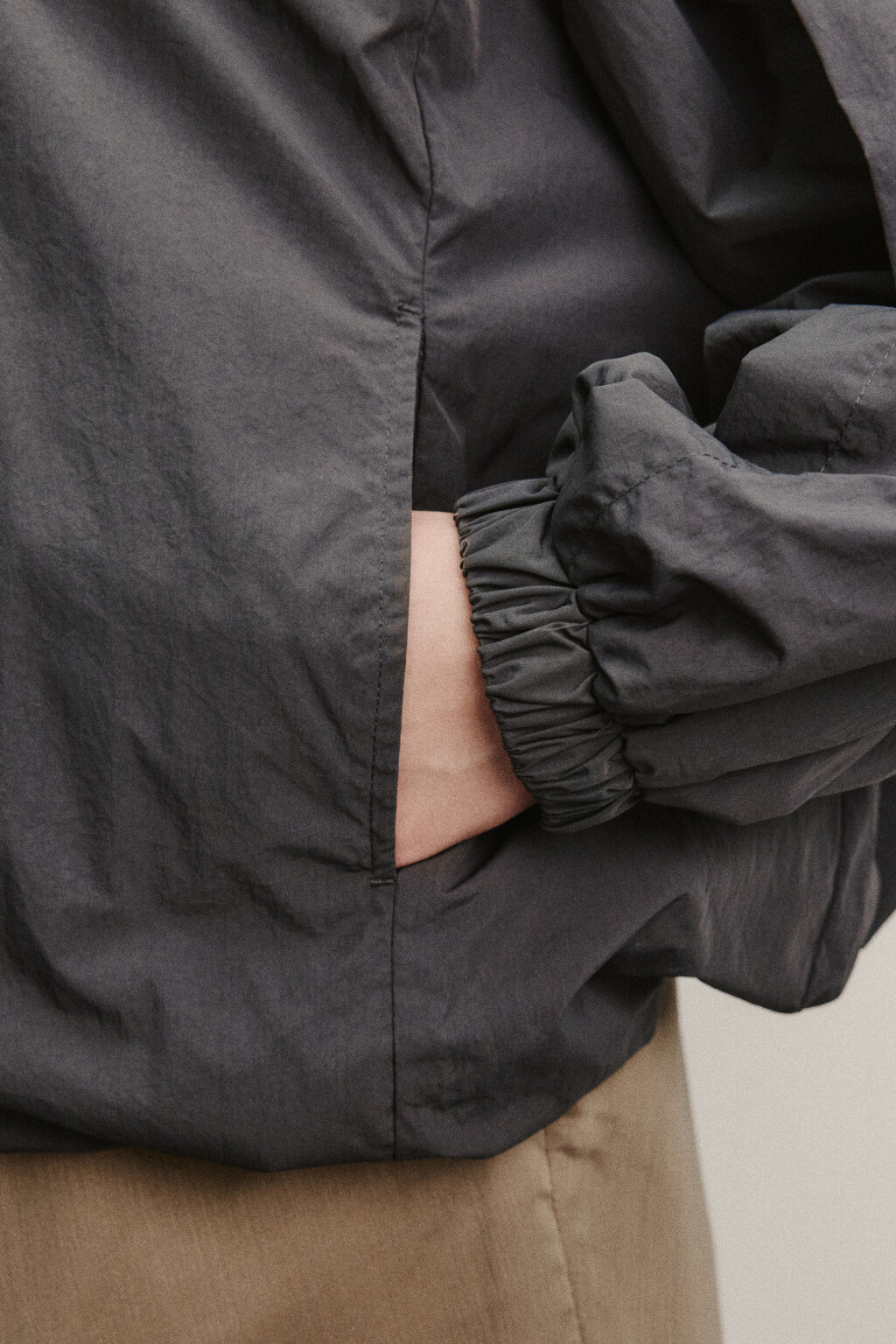 Куртка-ветровка с воротником-стойкой - цвет серый - 7
