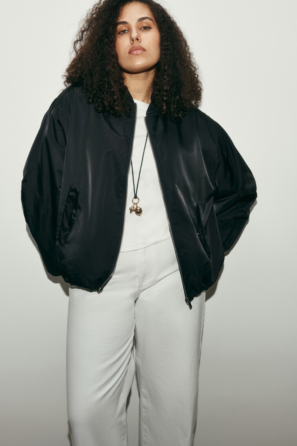 Куртка-бомбер атласная с воротником-стойкой - цвет черный - 1
