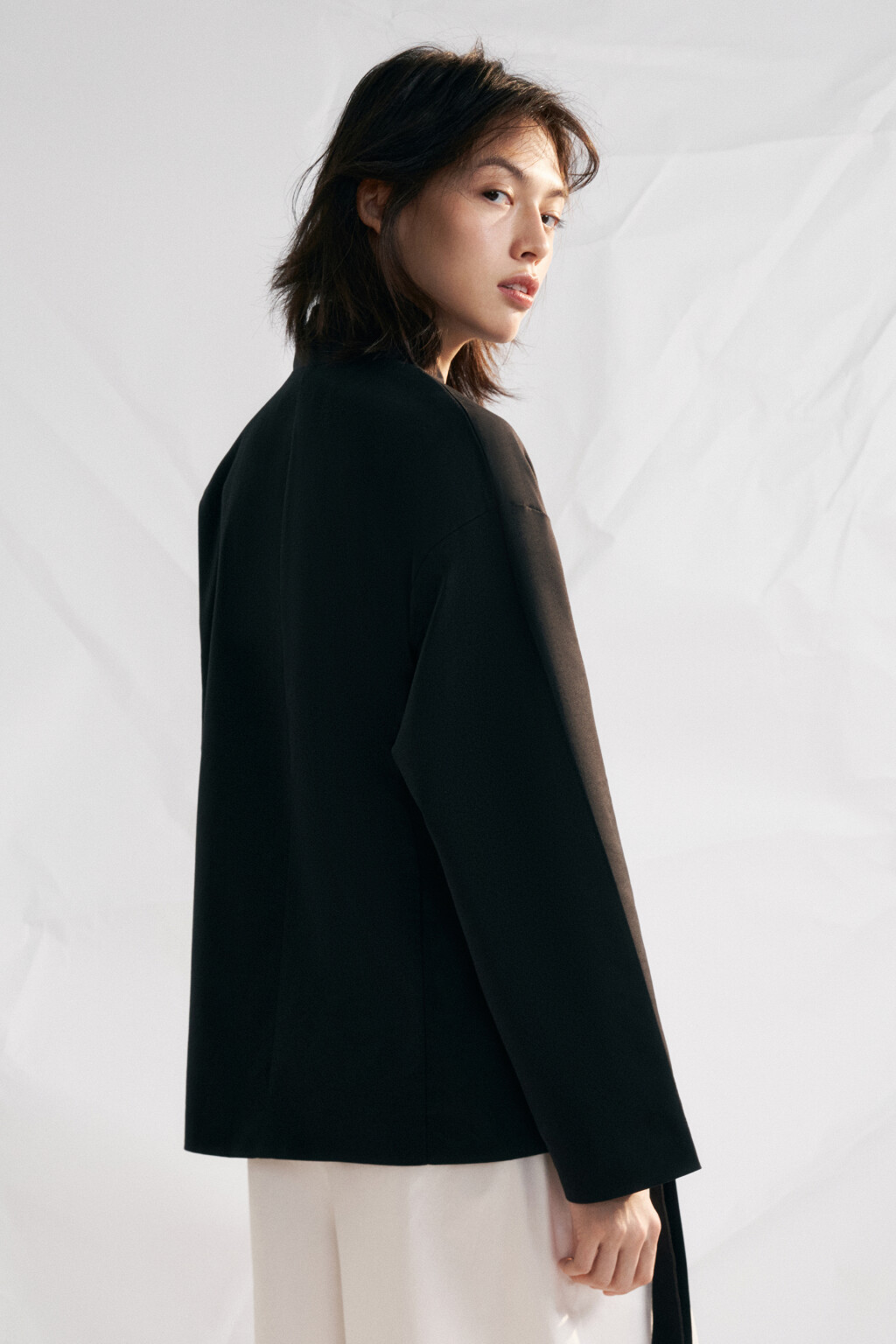 Куртка-кимоно на завязках хлопковая с лиоцеллом - цвет черный - 3