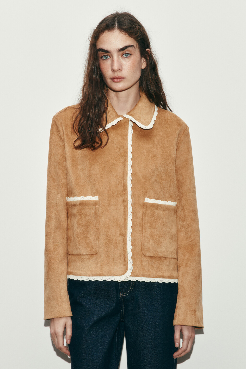 Куртка с замшевой фактурой и кружевной отделкой - цвет коричневый - 3