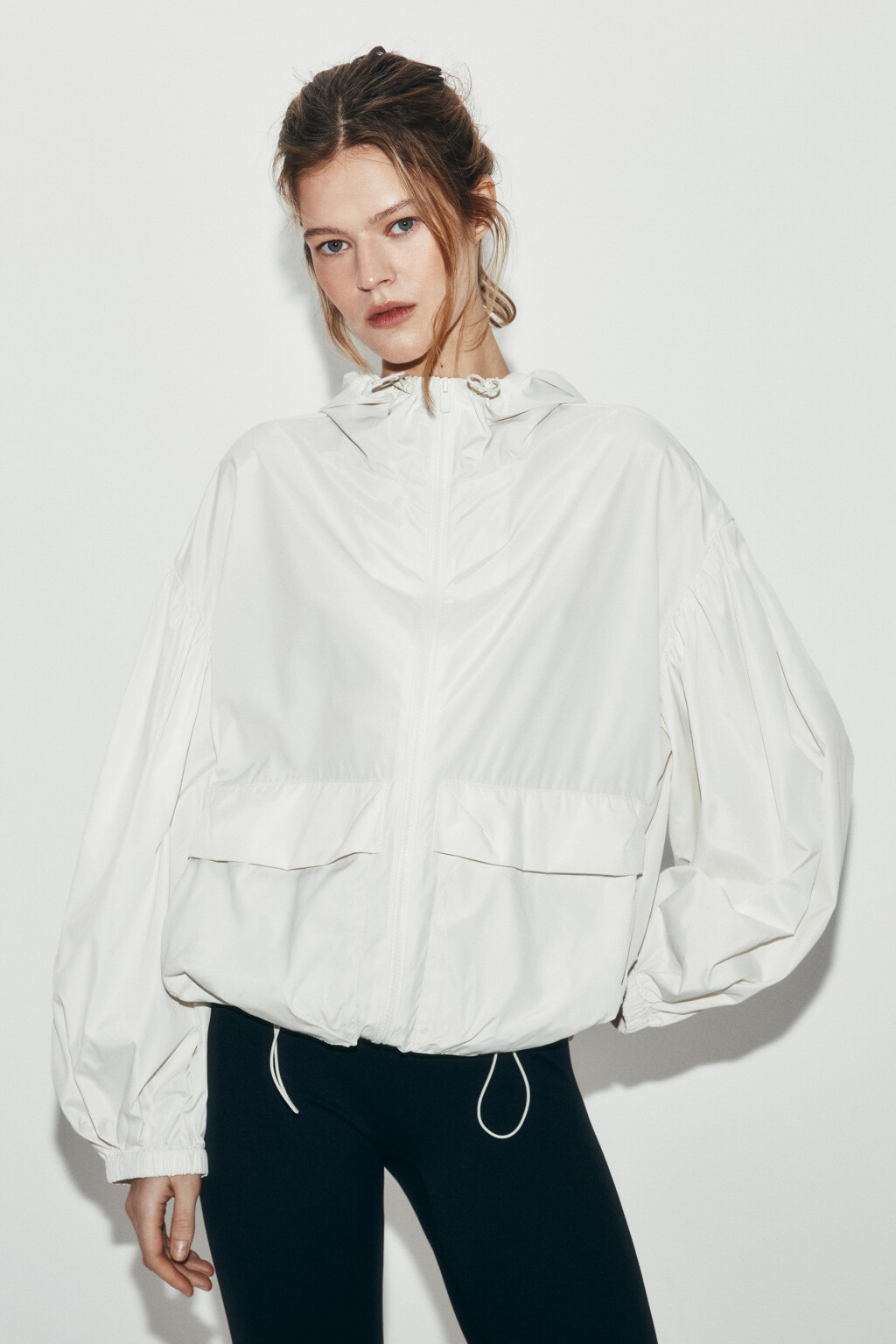 Куртка-ветровка с капюшоном - цвет молочный - 3