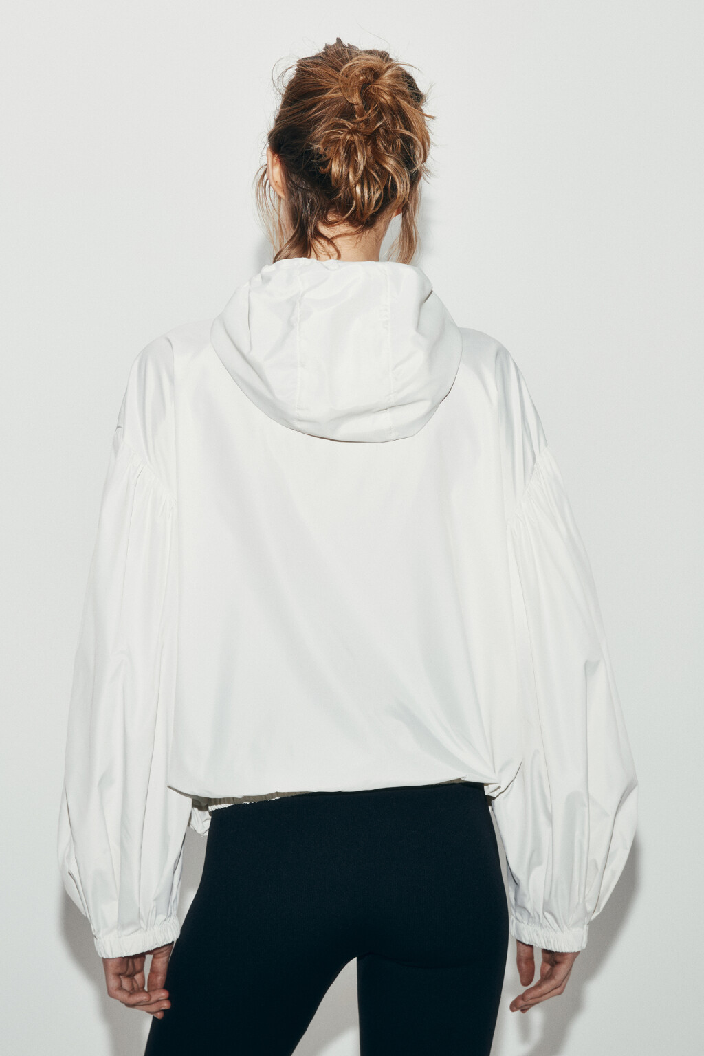 Куртка-ветровка с капюшоном - цвет молочный - 4