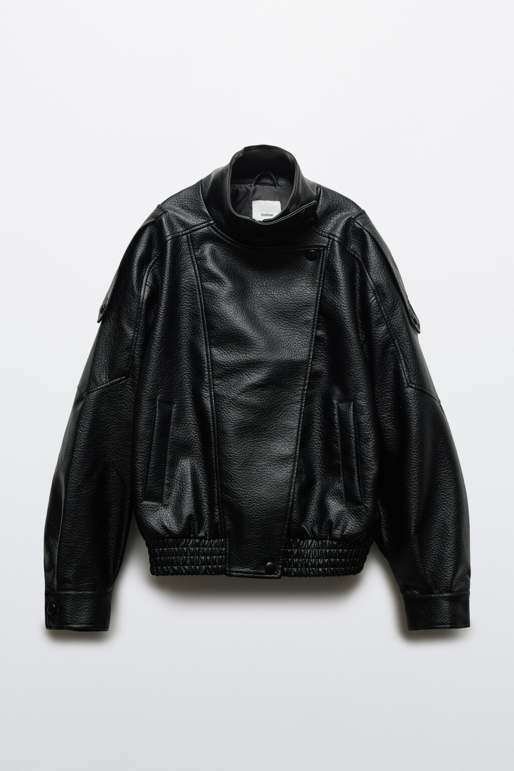 Куртка-бомбер с кожаной фактурой и воротником-стойкой - цвет черный - 1