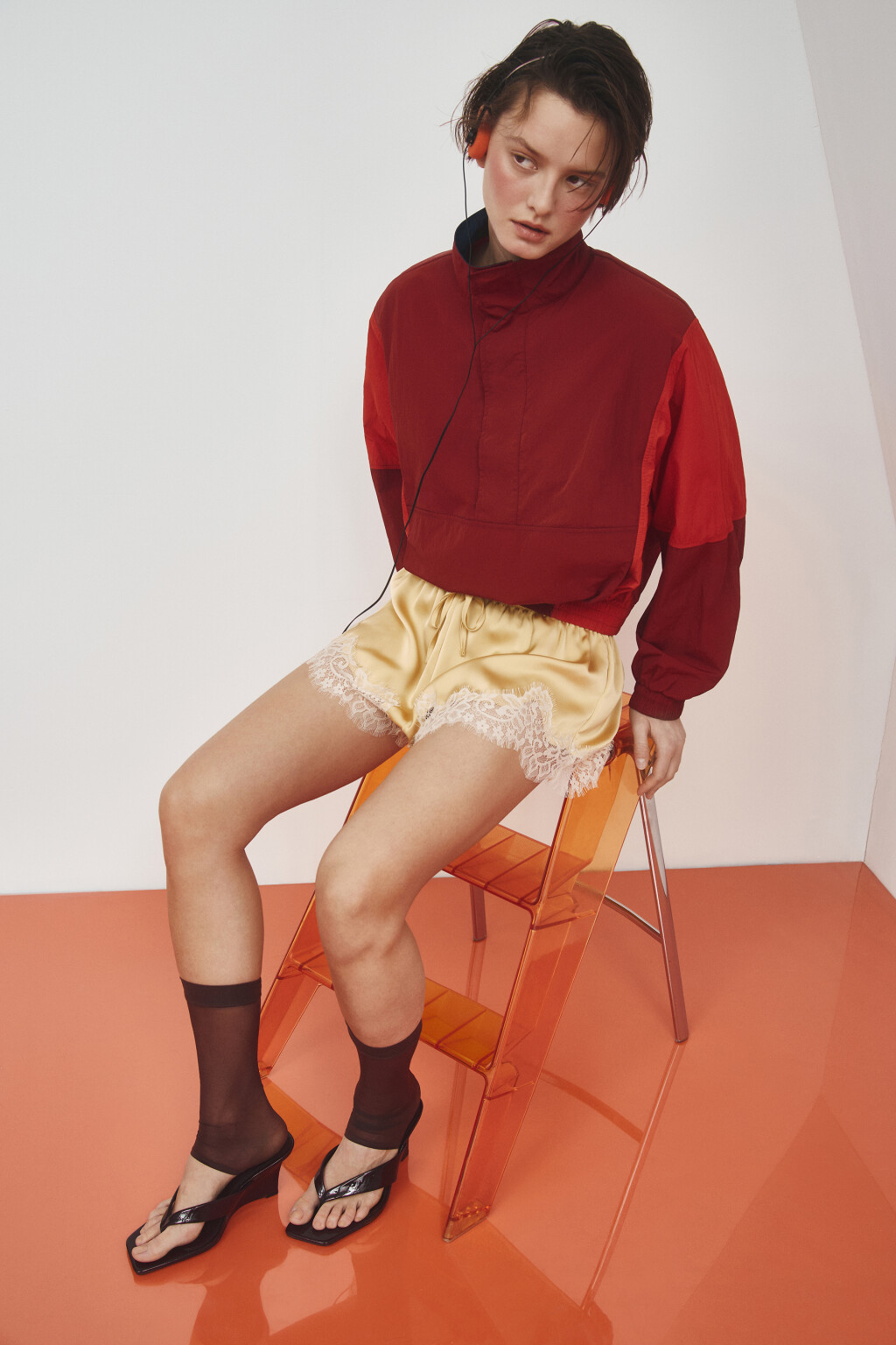 Куртка-ветровка с воротником-стойкой и подплечниками - цвет мультиколор - 1