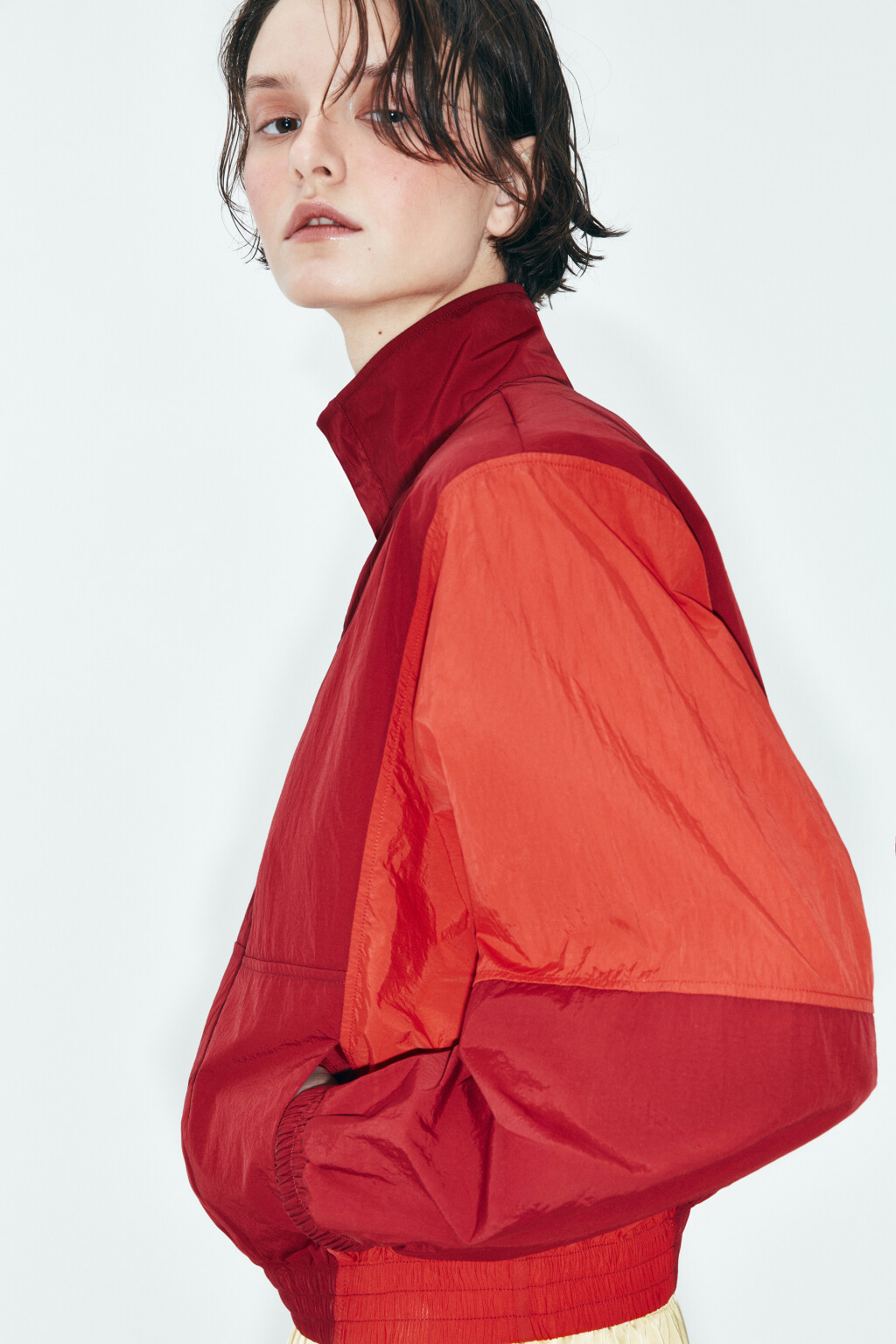 Куртка-ветровка с воротником-стойкой и подплечниками - цвет мультиколор - 8