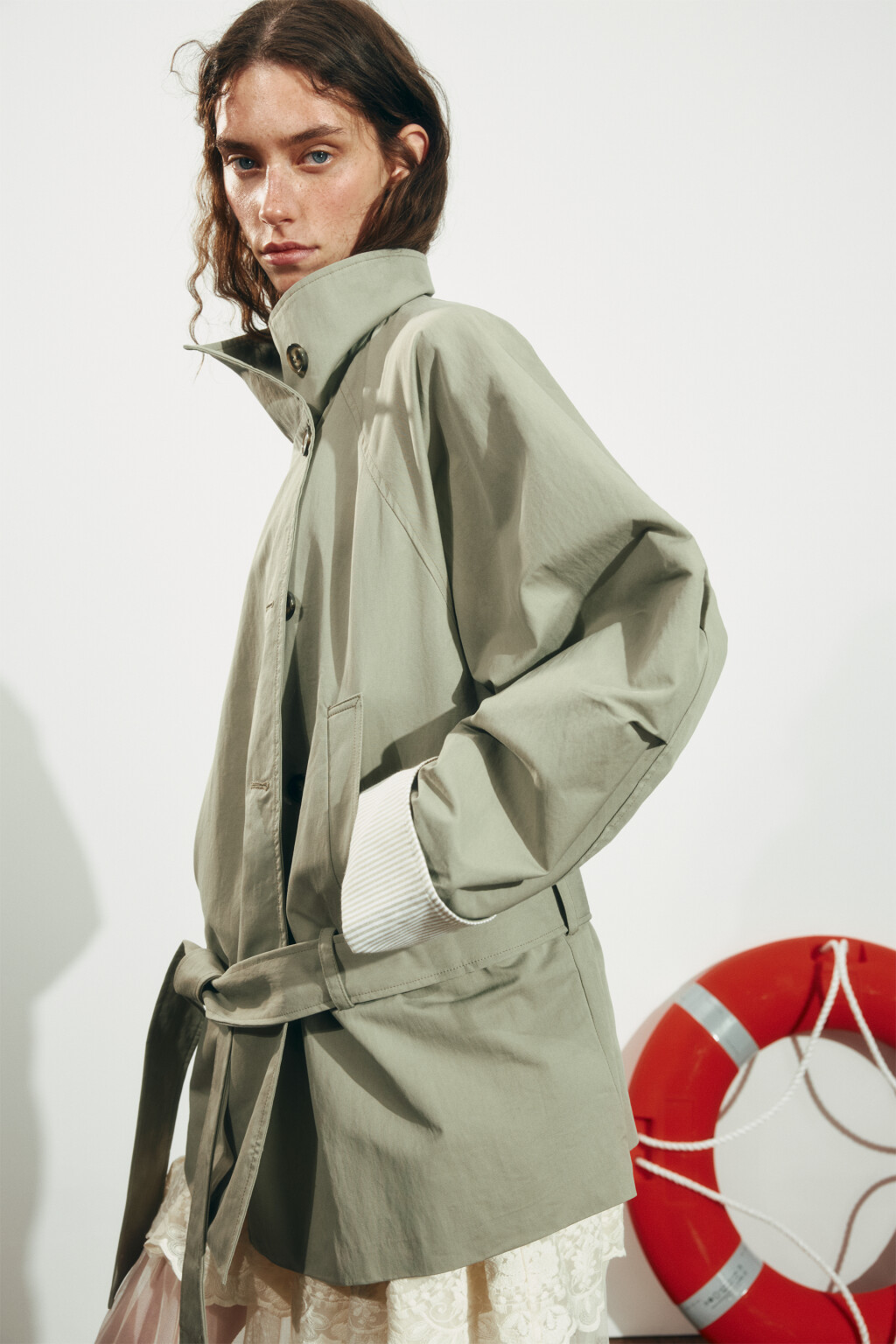 Плащ-тренчкот без капюшона с подворотами - цвет зеленый - 3