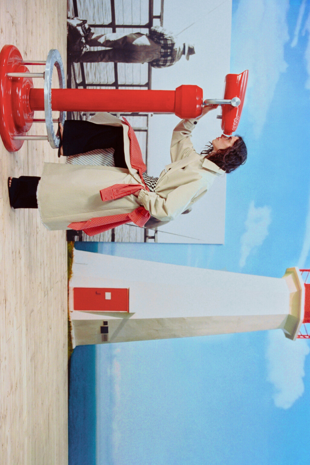 Плащ-тренчкот текстильный с кокеткой без капюшона - цвет бежевый - 2