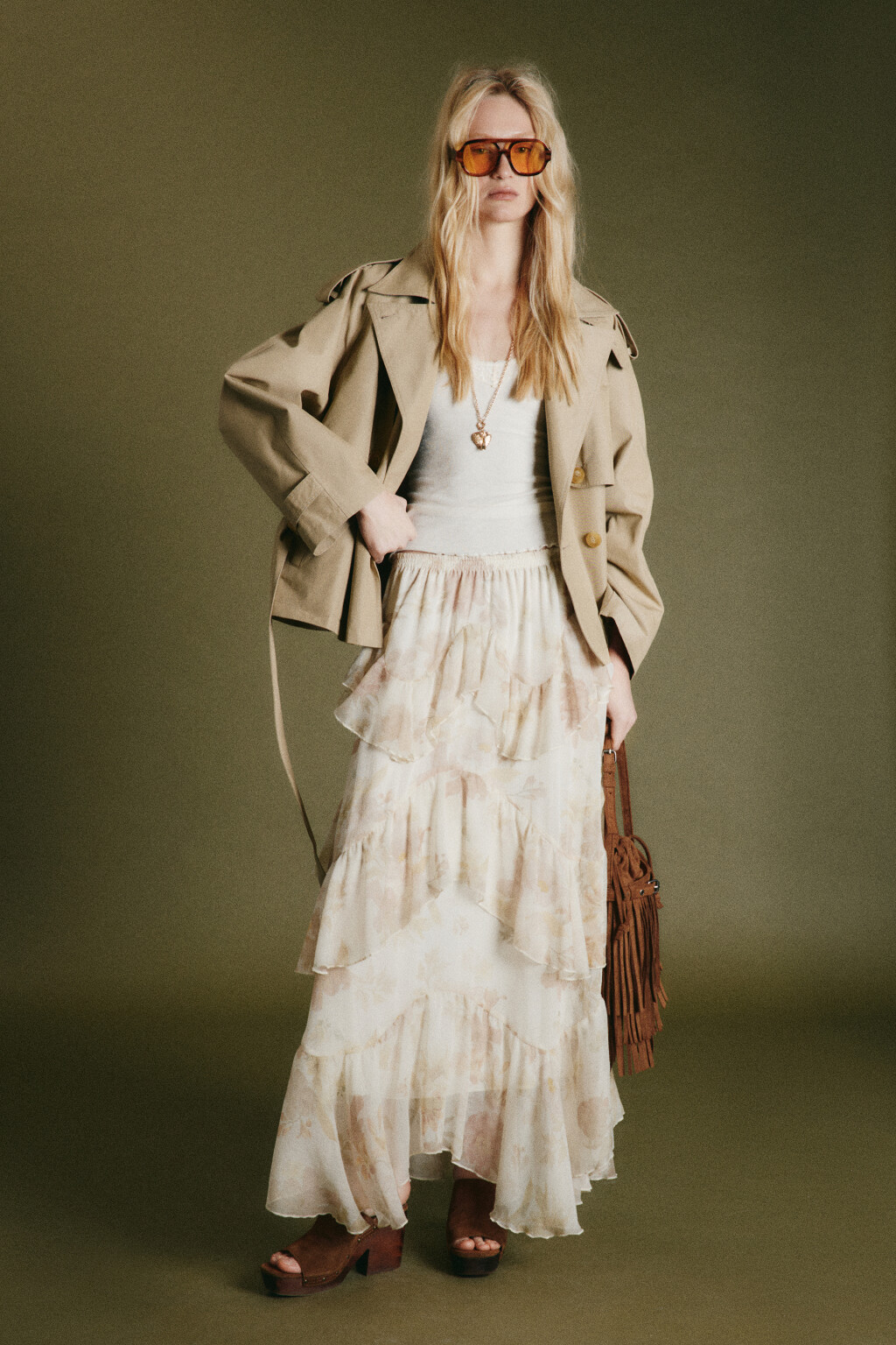 Плащ-тренчкот укороченный с пелериной - цвет коричневый - 5