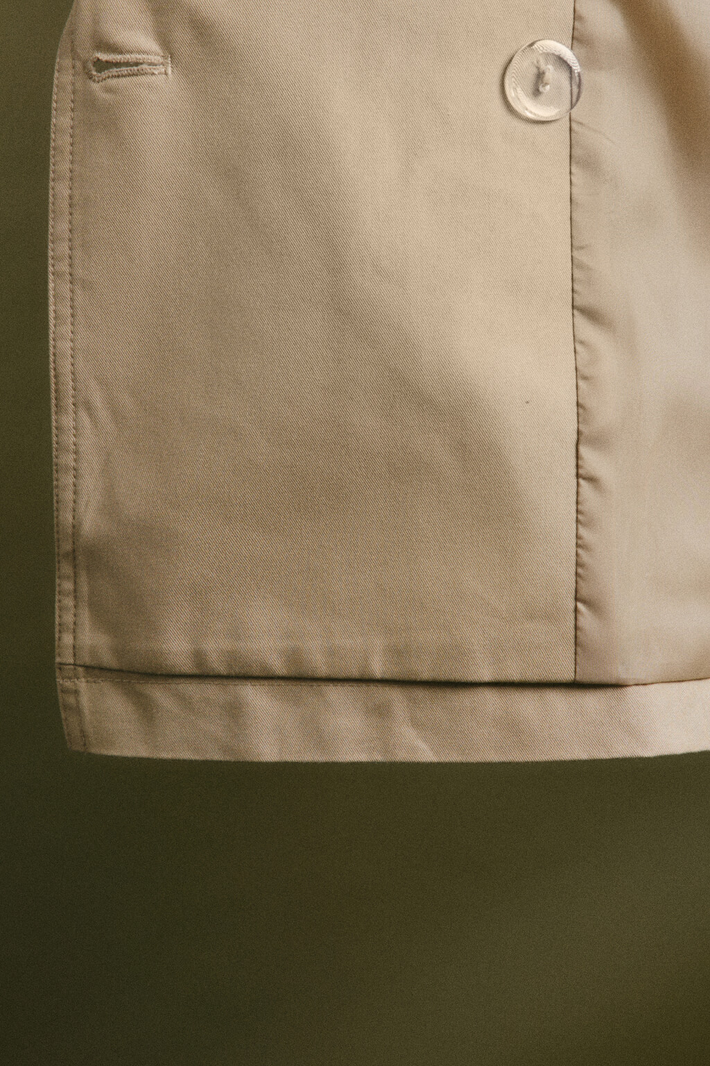 Плащ-тренчкот укороченный с пелериной - цвет коричневый - 8