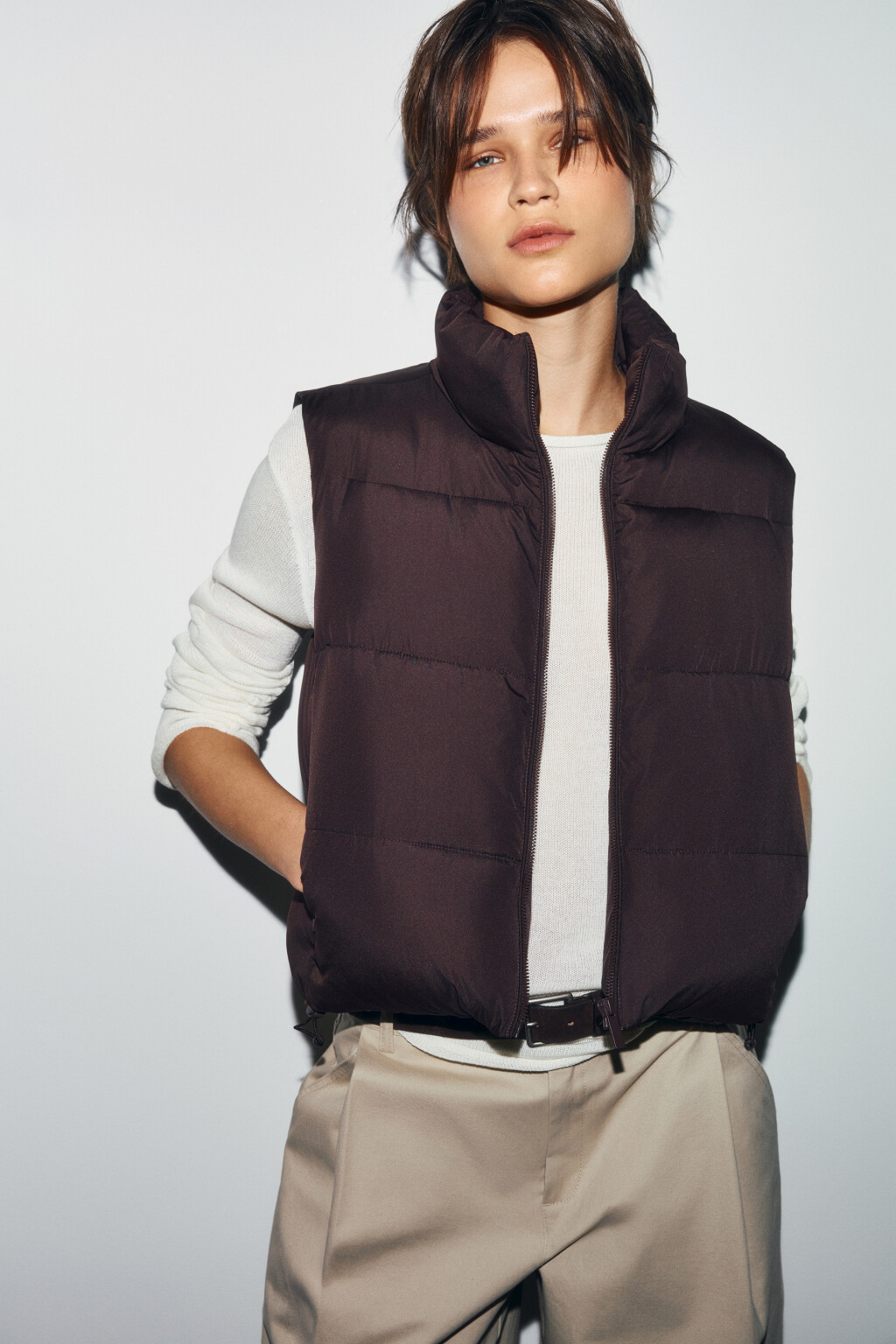 Жилет стеганый утепленный с воротником-стойкой - цвет коричневый - 2