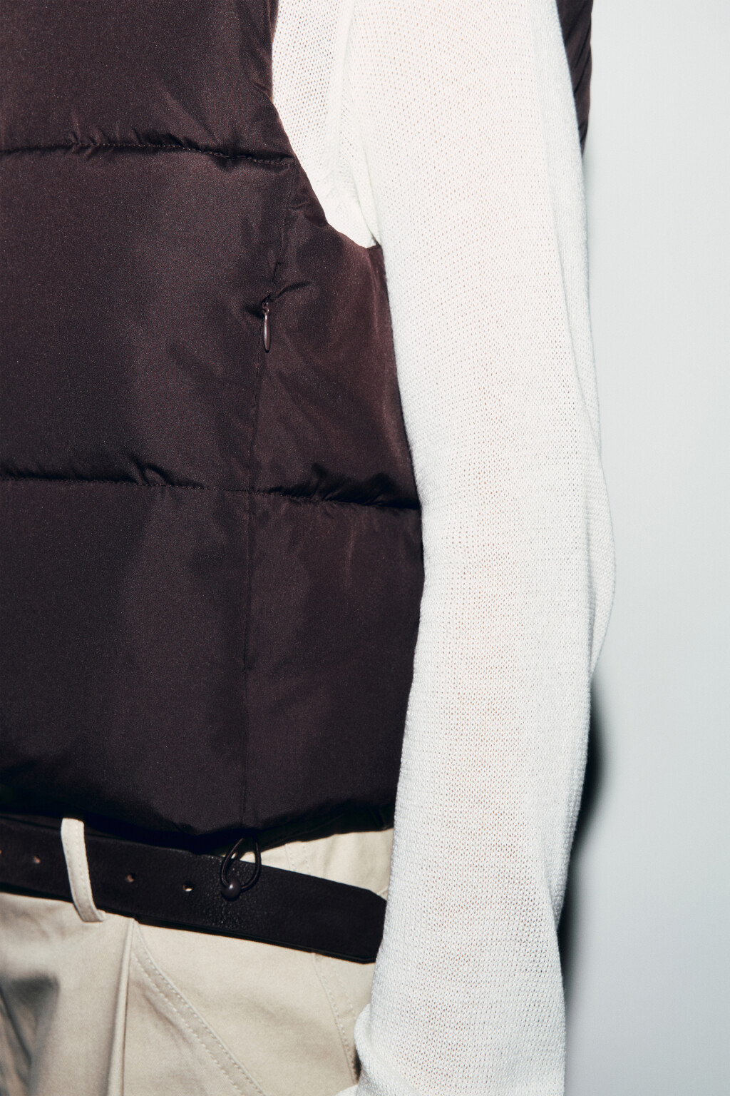 Жилет стеганый утепленный с воротником-стойкой - цвет коричневый - 7