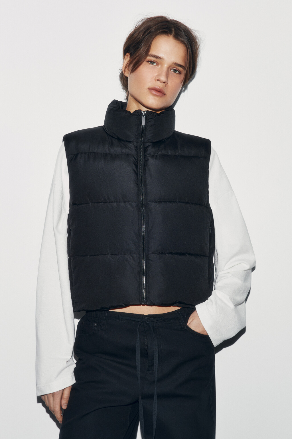 Жилет стеганый утепленный с воротником-стойкой - цвет черный - 3