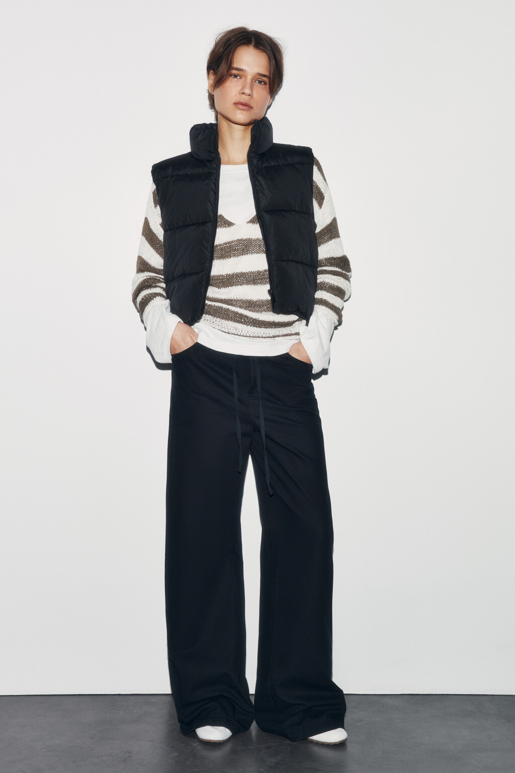 Жилет стеганый утепленный с воротником-стойкой - цвет черный - 5