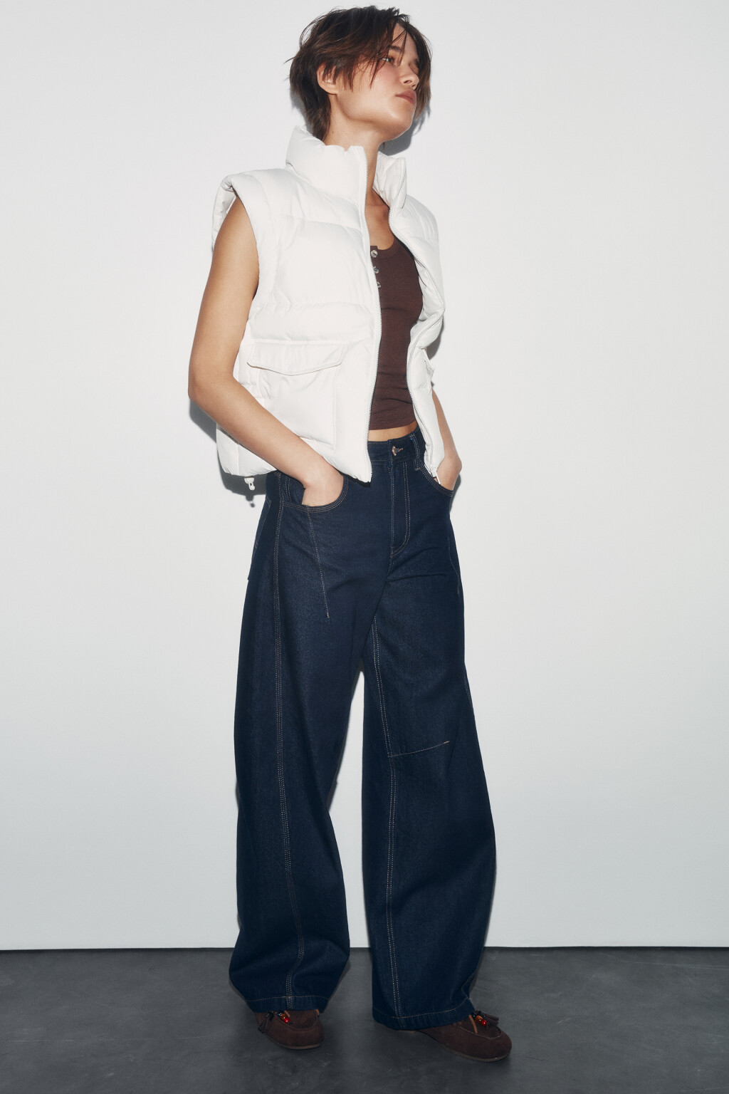 Жилет стеганый утепленный с воротником-стойкой - цвет молочный - 1