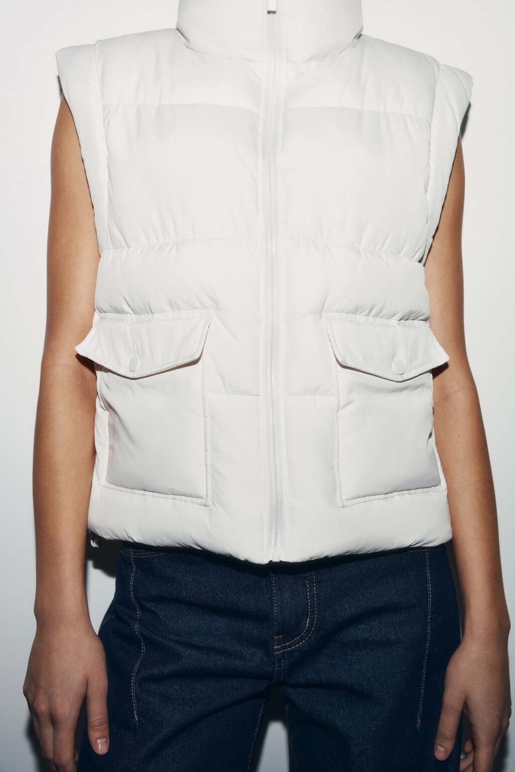 Жилет стеганый утепленный с воротником-стойкой - цвет молочный - 5