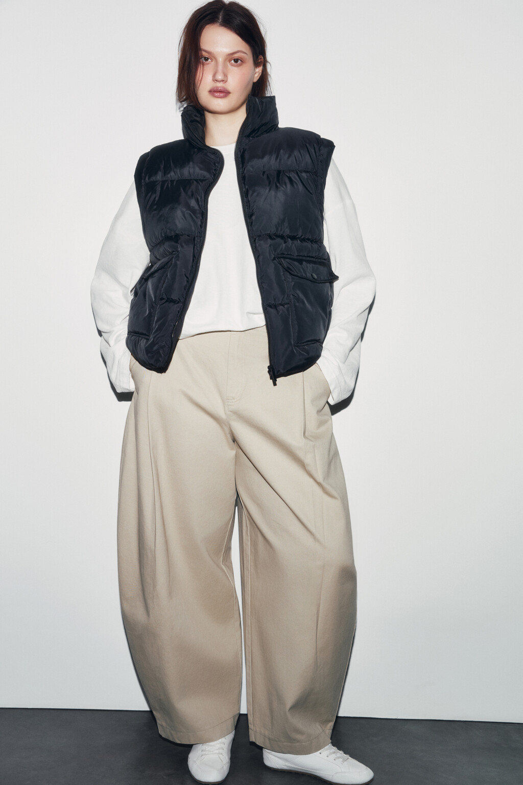 Жилет стеганый утепленный с воротником-стойкой - цвет черный - 1