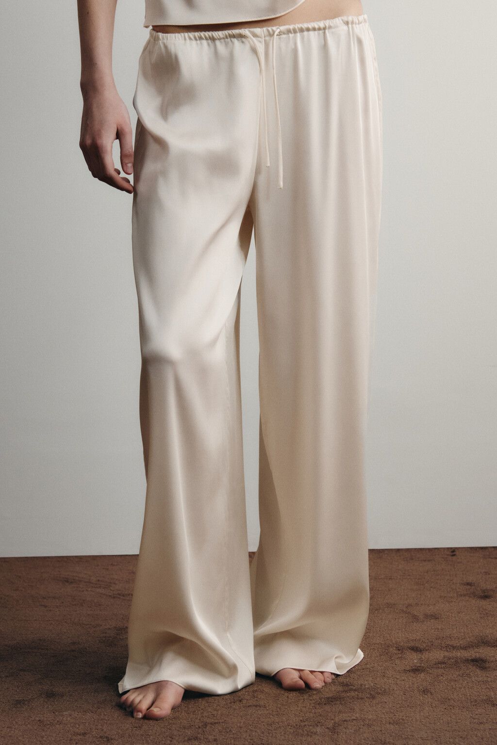 Брюки домашние атласные на завязках - цвет ванильный - 2